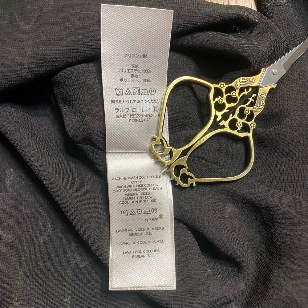 RALPH LAUREN Womens Black Front Ruffled Pleated Floral Print blouse
Size 14 - Picture 13 of 16